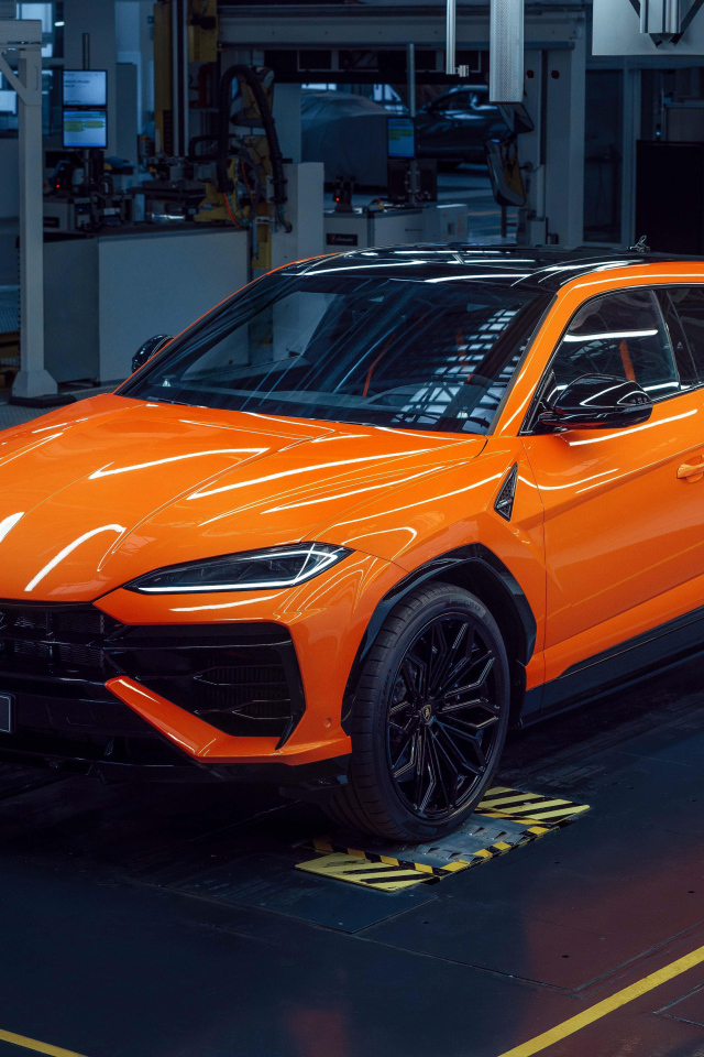 Презентация внедорожника  Lamborghini Urus SE Plug-In Hybrid
