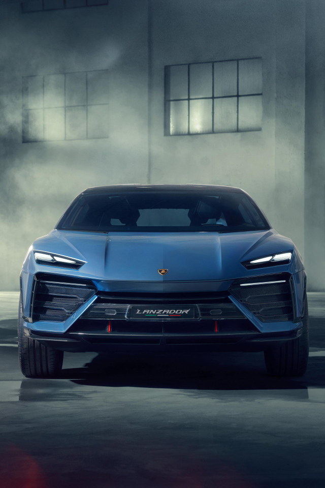 Спортивный автомобиль Lamborghini Lanzador вид спереди