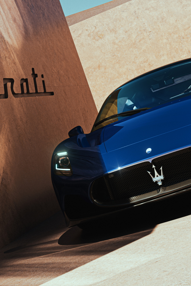 Дорогой автомобиль Maserati MC20