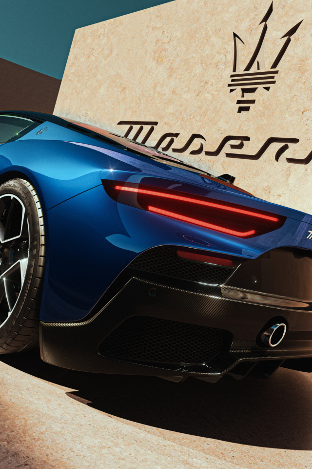 Вид сзади на автомобиль Maserati MC20