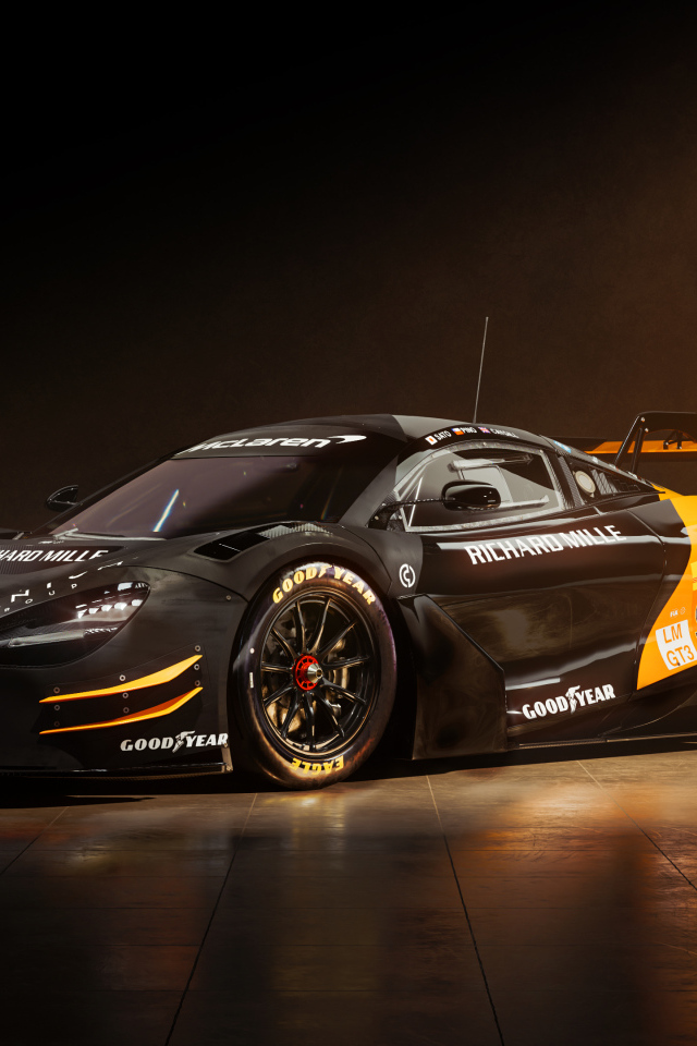 Гоночный автомобиль McLaren 720S GT3 EVO