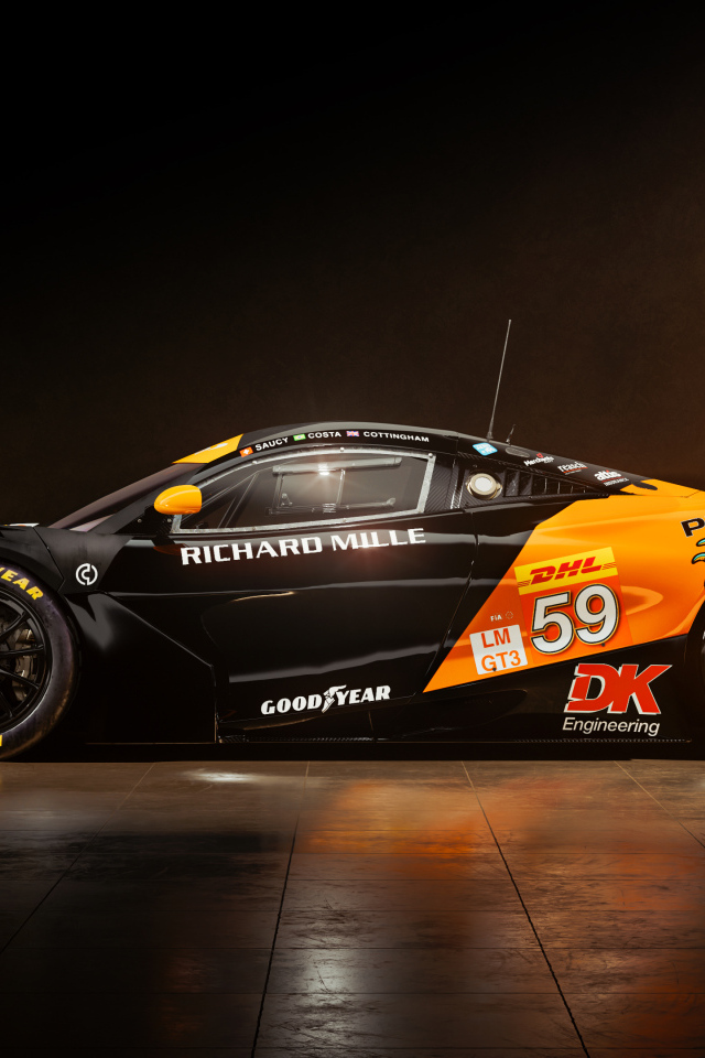 Вид сбоку на автомобиль McLaren 720S GT3 EVO 2024 года