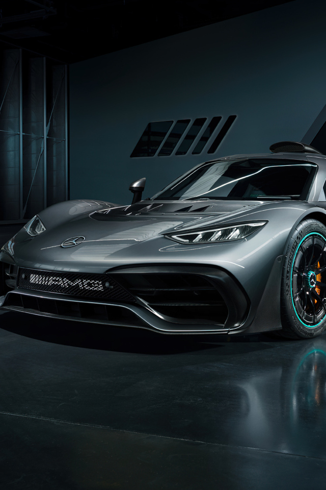 Быстрый спортивный автомобиль Mercedes-AMG ONE