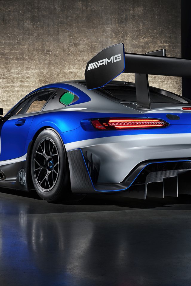 Вид сзади на автомобиль Mercedes-AMG GT3 Edition 130Y Motorsport 2024 года