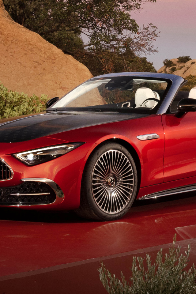 Красный автомобиль Mercedes-Maybach SL 680 Monogram Series 2024 года