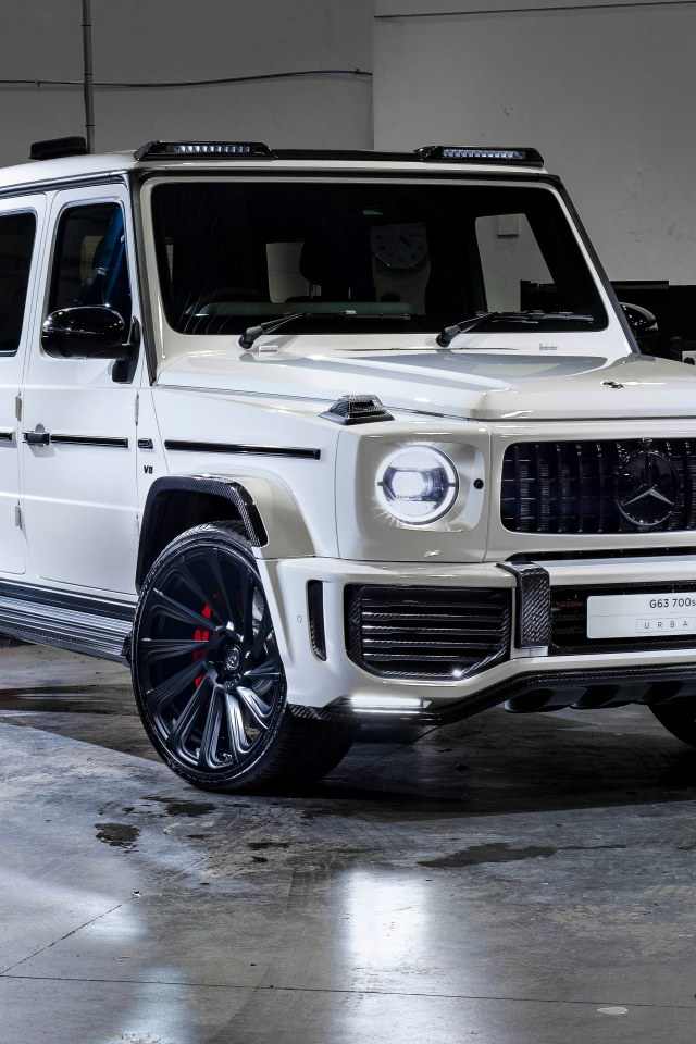 Белый внедорожник Urban Automotive Mercedes-AMG G 63