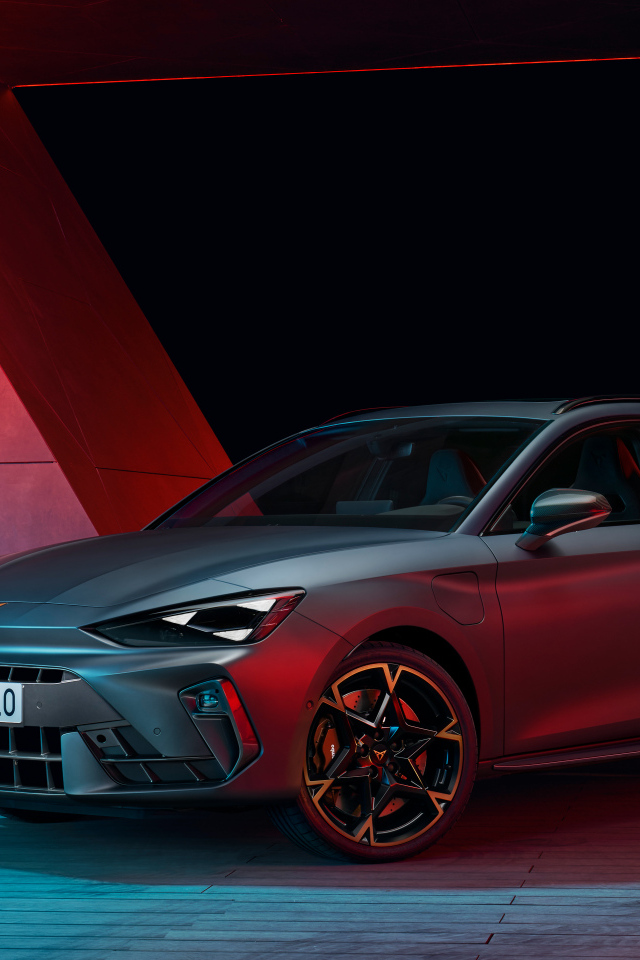 Автомобиль  Cupra Leon Sportstourer EHybrid 2024 года