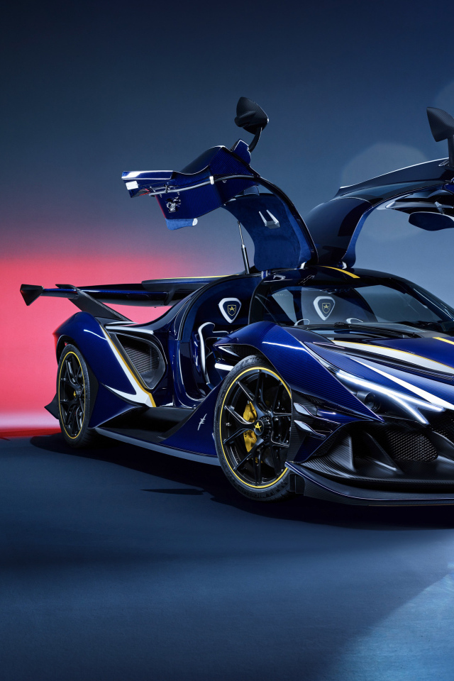 Автомобиль  Apollo Intensa Emozione с открытыми дверями