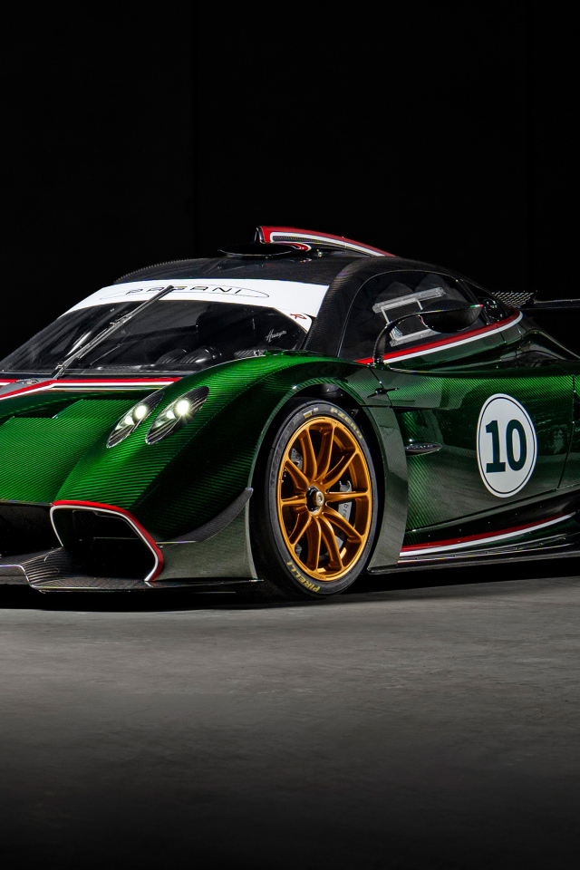 Зеленый автомобиль Pagani Huayra R