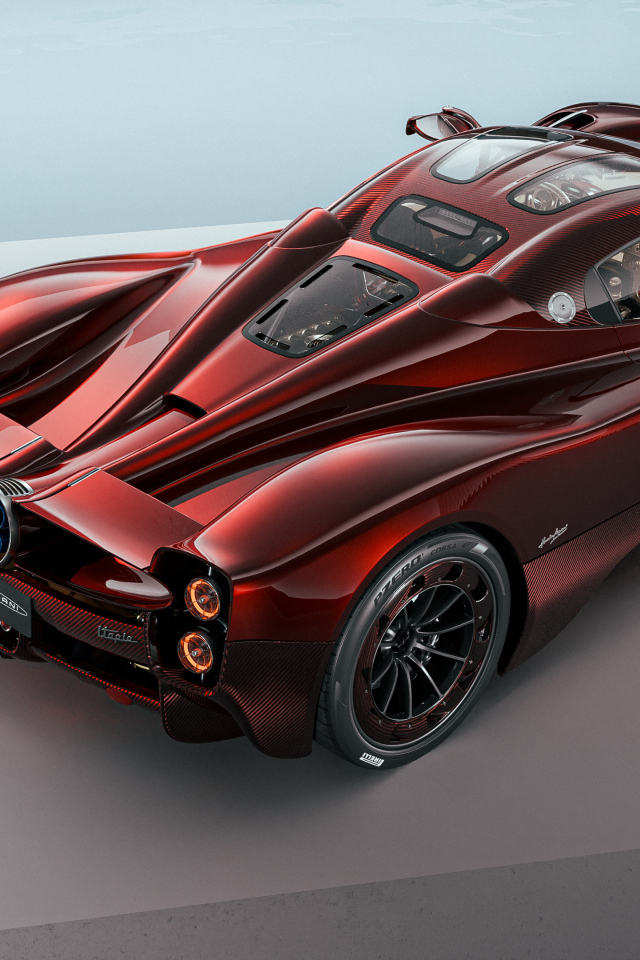 Вид сзади на красный автомобиль Pagani Utopia