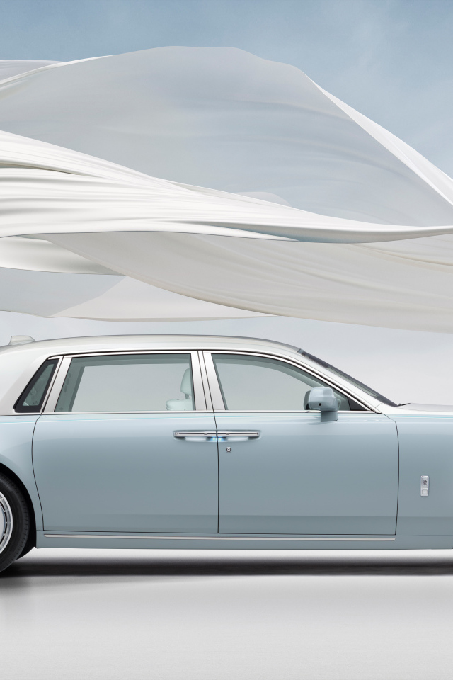 Автомобиль Rolls-Royce Phantom Scintilla 2025 года вид сбоку