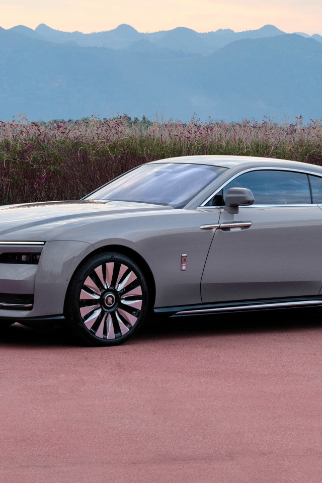 Автомобиль  Rolls-Royce Spectre