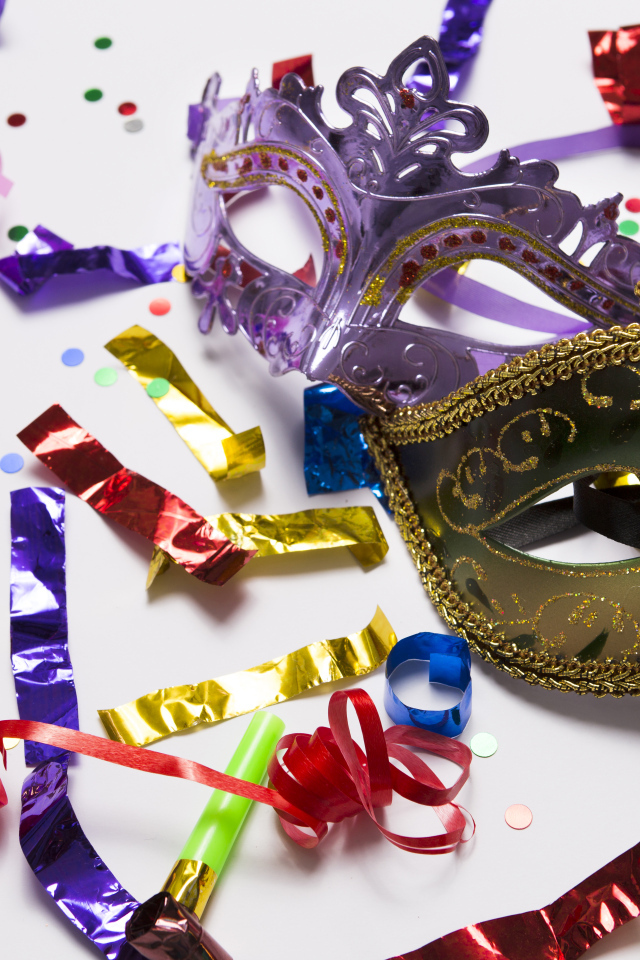 Карнавальная венецианская маска с конфетти 