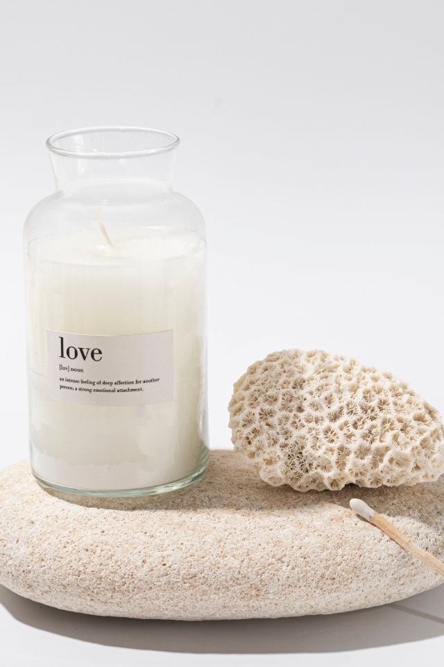 Камень, свеча и ароматическая палочка для СПА процедур