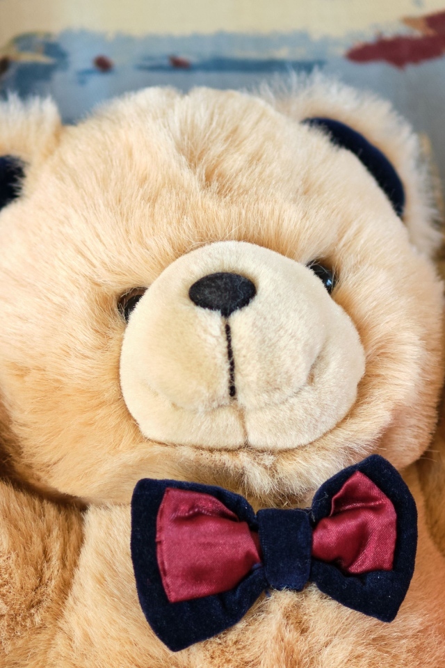 Плюшевый мишка с бабочкой 