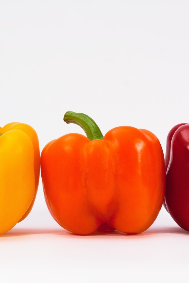 Три цвета большого болгарского перца