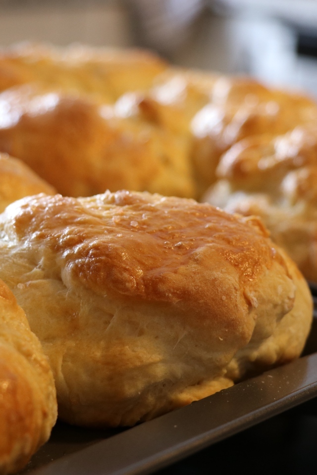 Свежие аппетитные булочки