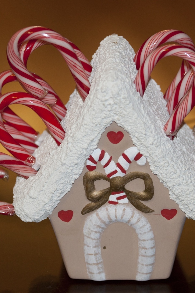 Рождественский домик с конфетами