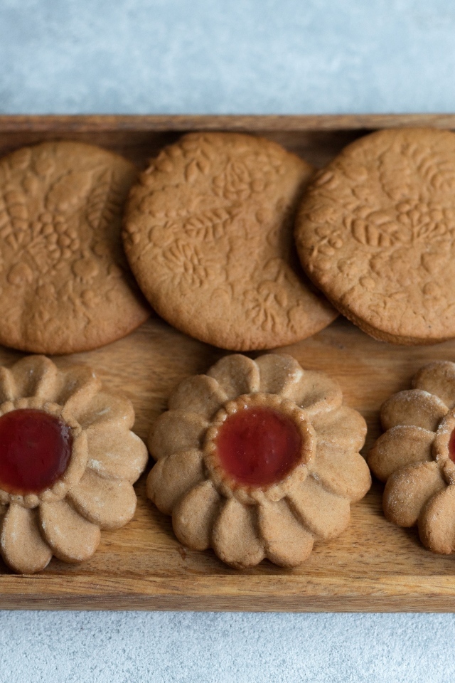 Имбирное печенье с джемом