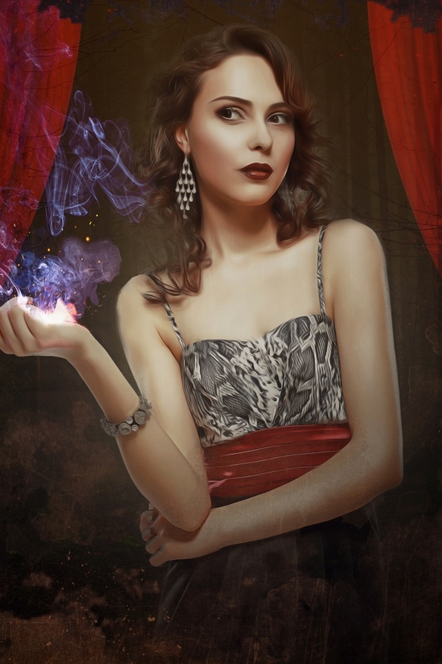 Красивая девушка на фоне красных штор