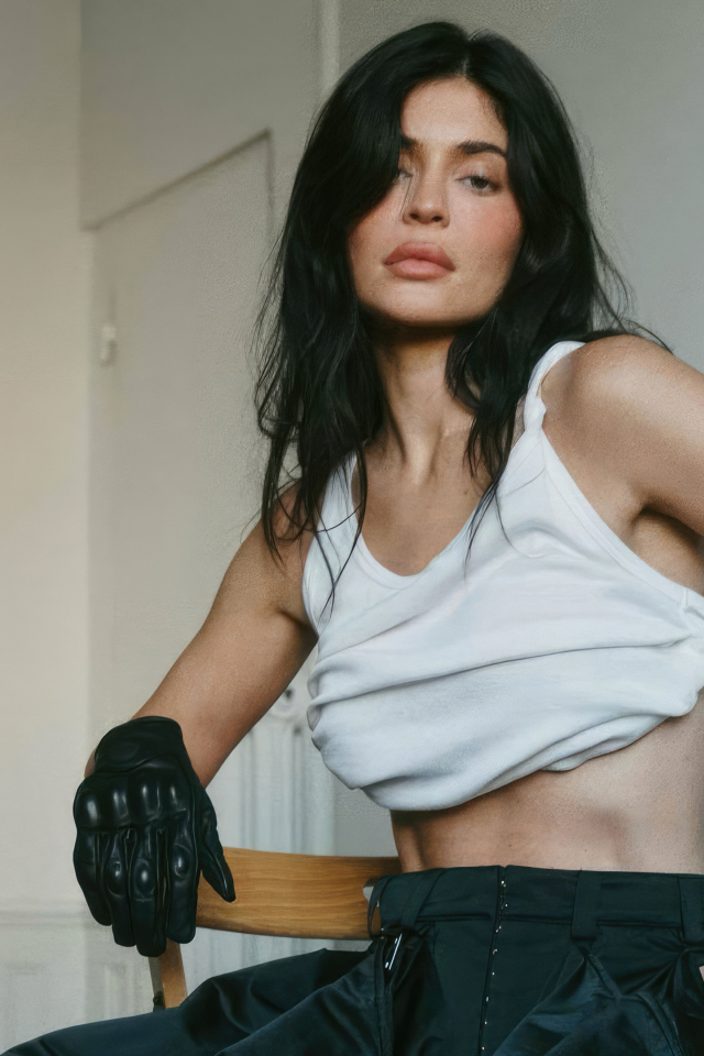 Спортивная девушка модель Кайли Дженнер