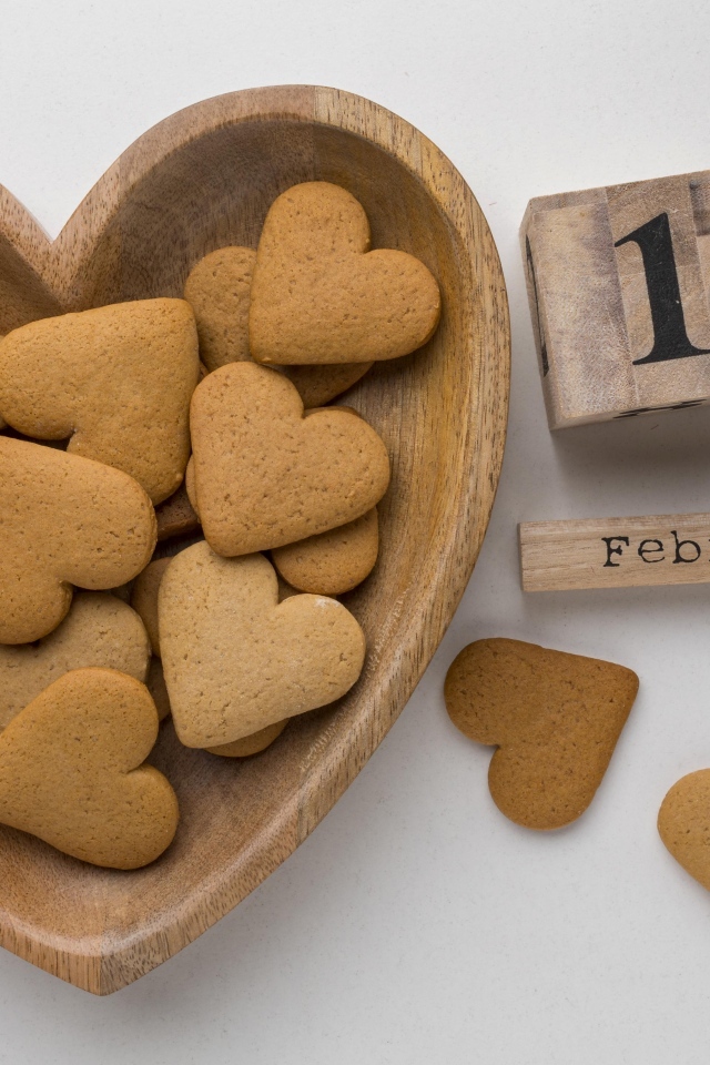 Печенье в форме сердца на 14 февраля