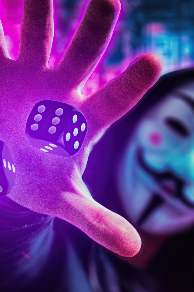 Анонимус в маске бросает кубики