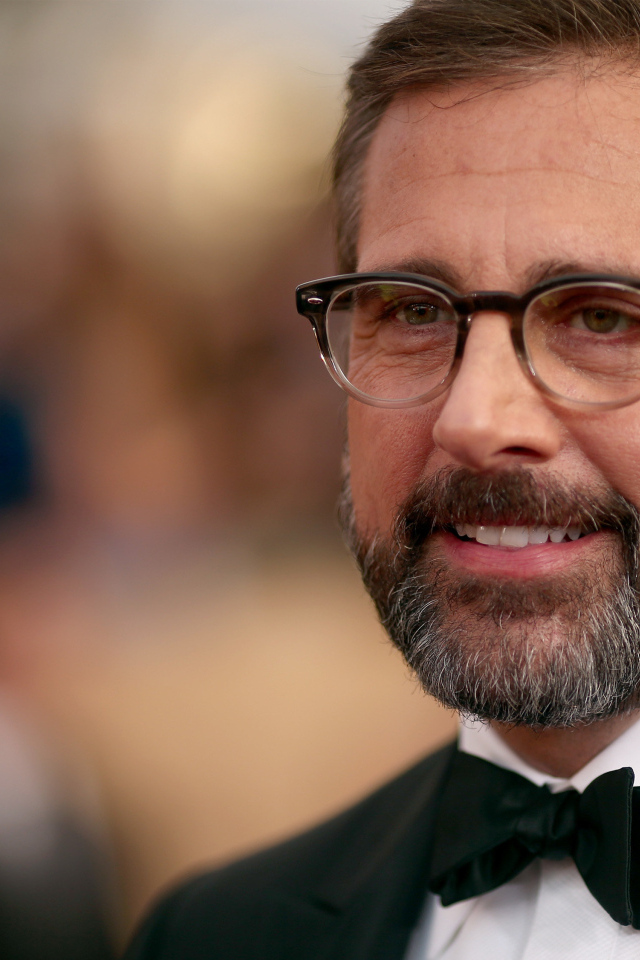 Улыбающийся мужчина актер Стив Карелл