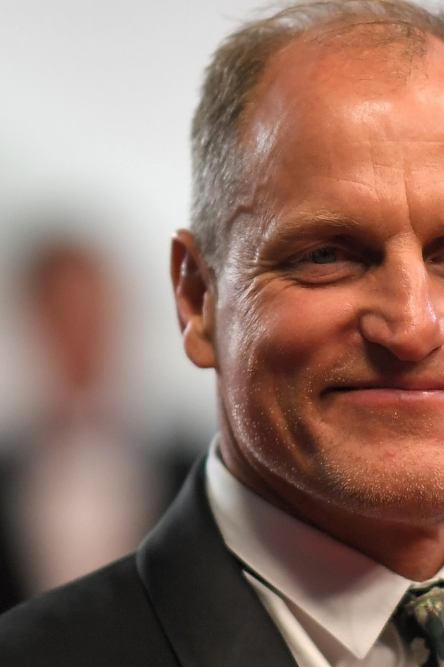 Стильный мужчина актер Вуди Харрельсон