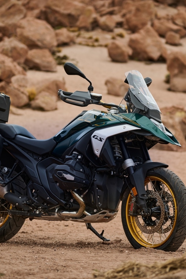 Мотоцикл BMW R 1300 GS в горах