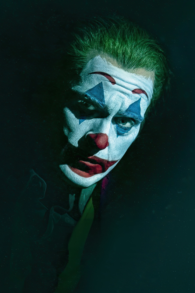 Хоакин Феникс в новом фильме Джокер: Безумие на двоих, 2024