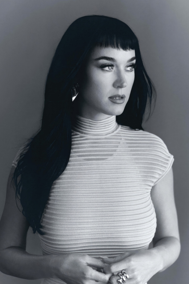 Американская певица Кэти Перри черно-белое фото