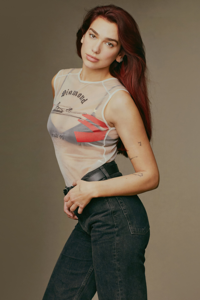 Молодая красивая певица Дуа Липа