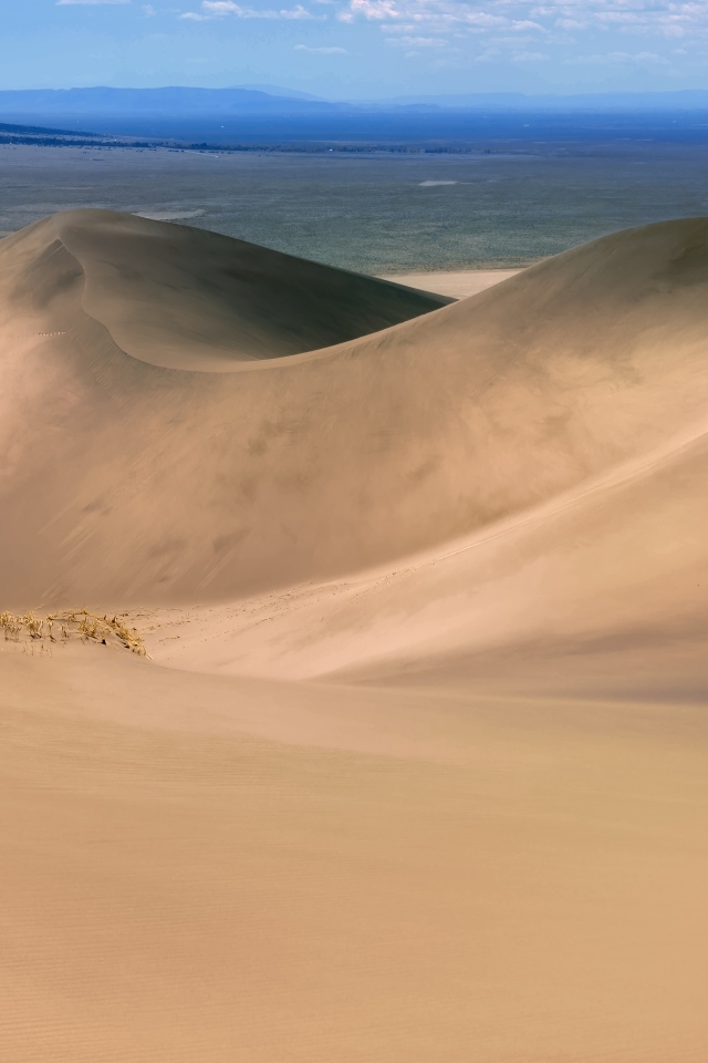 Песчаные дюны в пустыне 