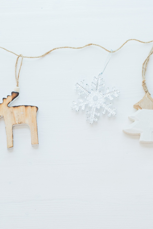 Елочная гирлянда на сером фоне