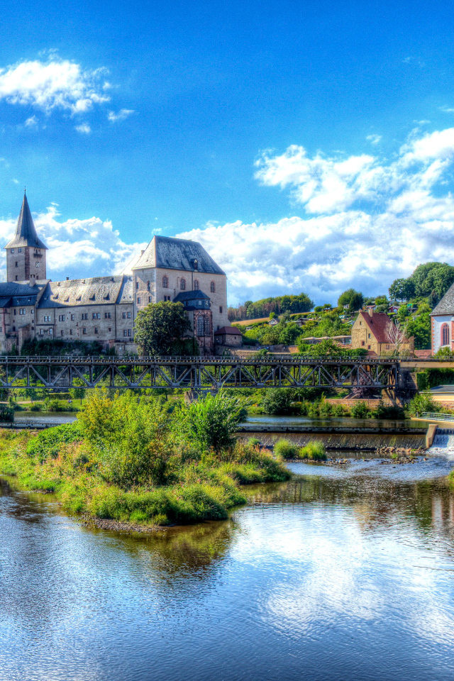 Старинный Замок Рохлиц у реки, Германия