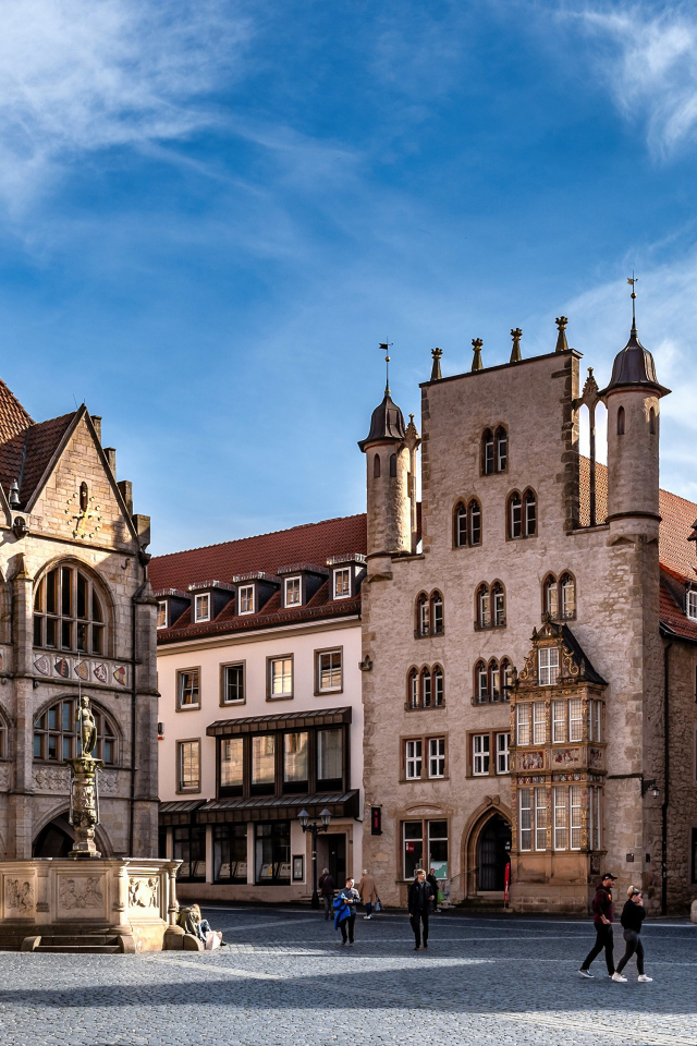 Старинные дома на городской площади Хильдесхайма, Германия