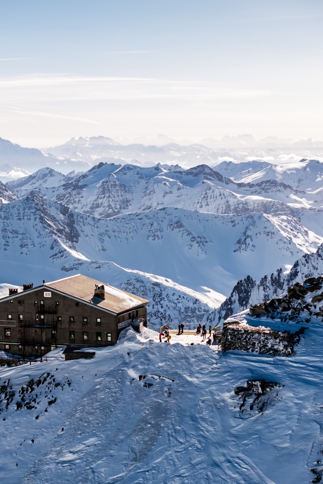 Большой ледник Курмайор в снегу, Италия