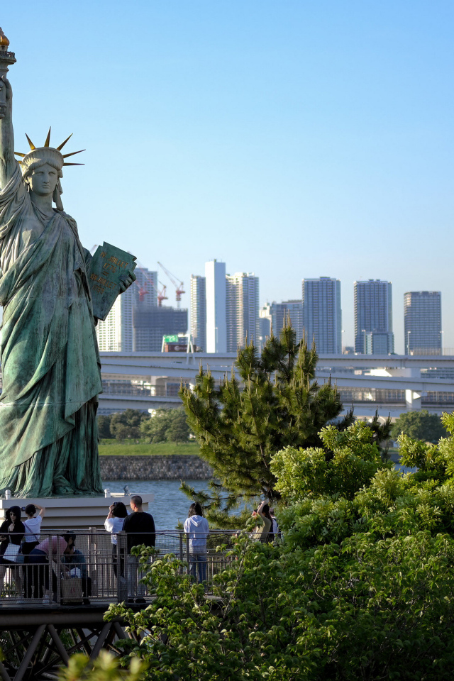 Статуя Свободы в Токио, Япония