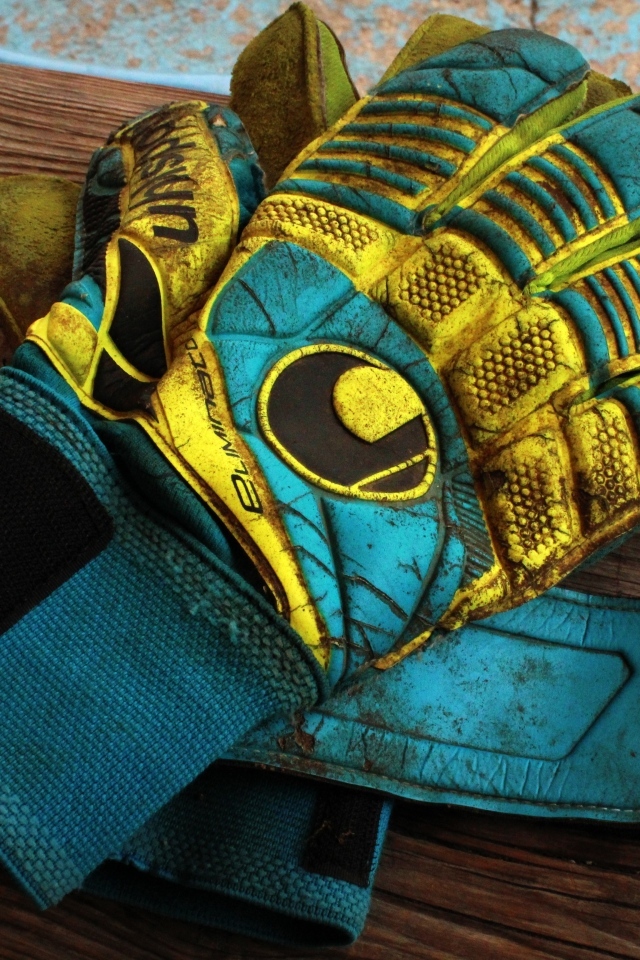 Перчатки вратаря