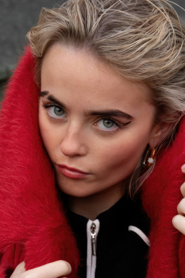 Молодая актриса Милли Гибсон