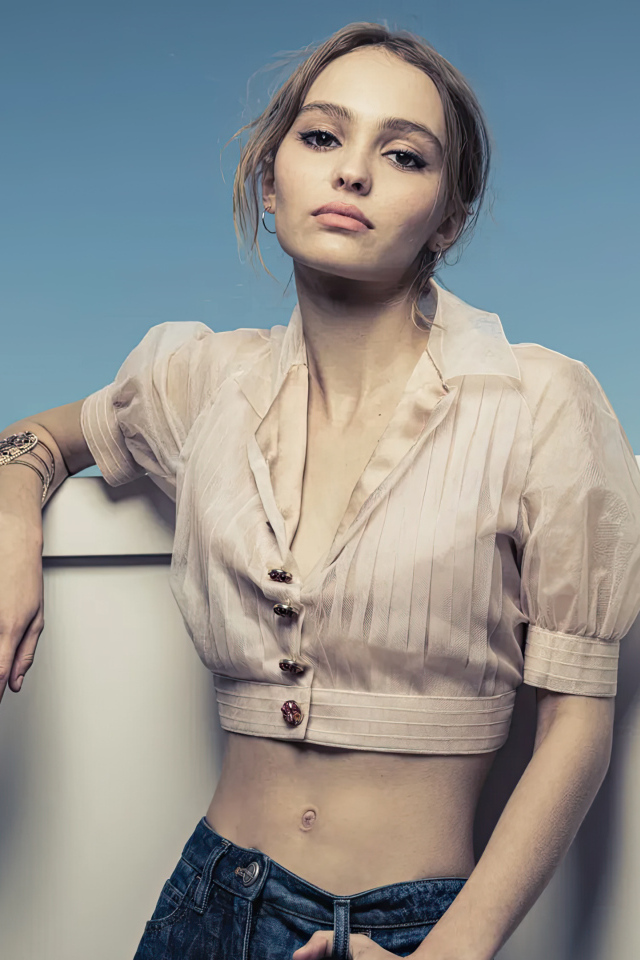 Молодая актриса и модель Лили-Роуз Депп