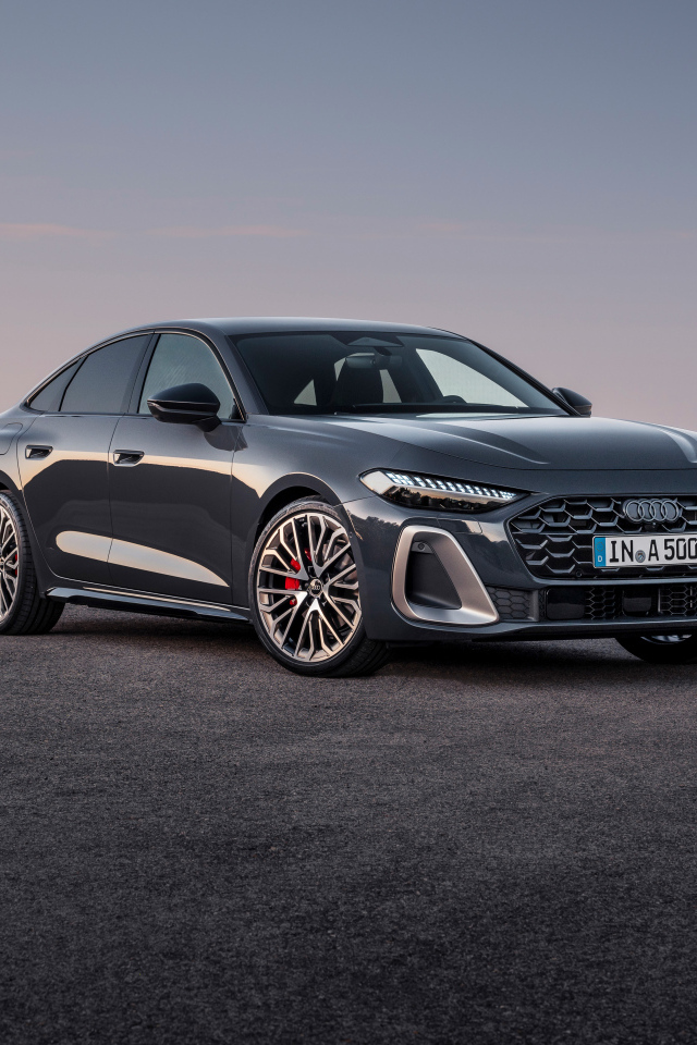 Автомобиль Audi A5 TFSI quattro S line 2024 года на фоне океана