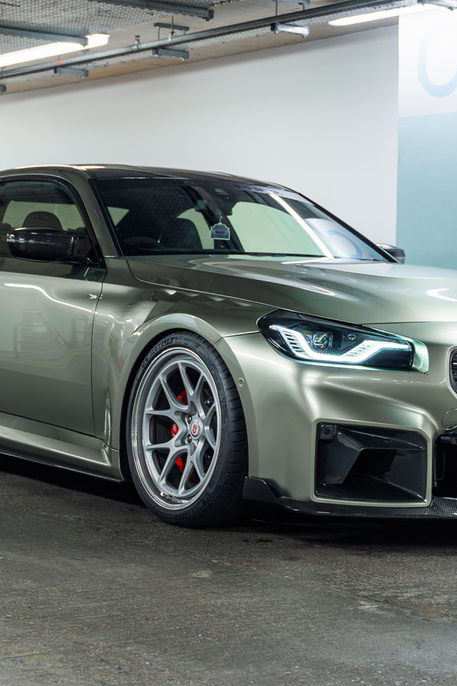 Автомобиль BMW M2 TR87 Edition в гараже