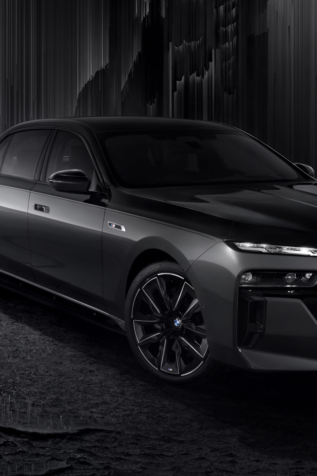 Черный автомобиль BMW i7