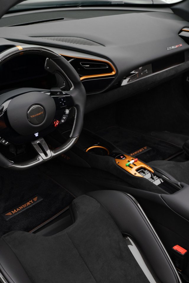 Черный кожаный салон автомобиля Ferrari 296 GTS Mansory Tempesta