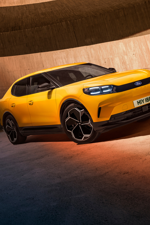 Электрический внедорожник  Ford Capri 2024 года