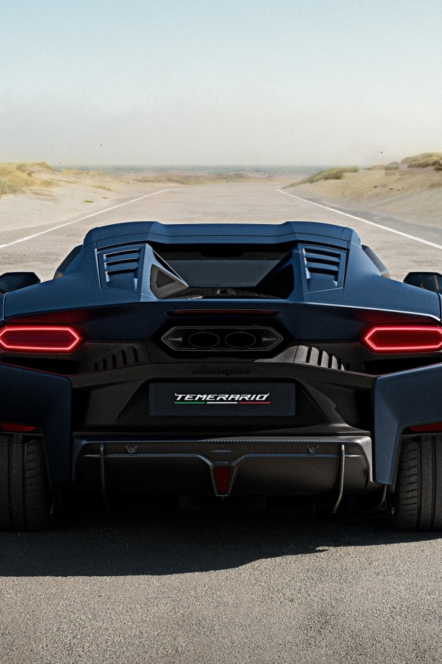 Вид сзади на автомобиль Lamborghini Temerario