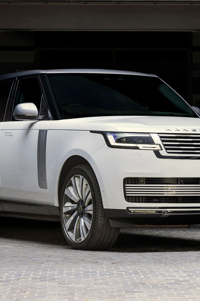 Белый большой Range Rover SV Bespoke 1858 Edition