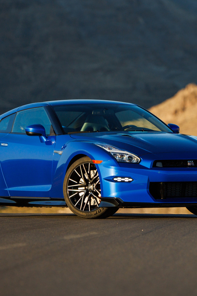 Автомобиль Nissan GT-R Skyline Edition2024 года синего цвета